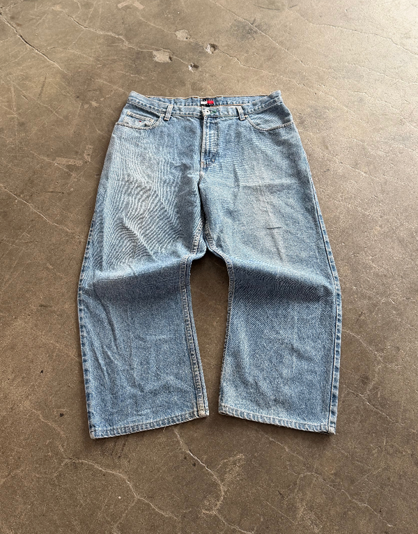 Vintage Tommy Hilfiger baggy jeans