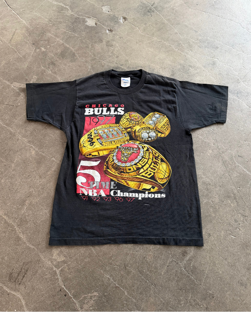 Vintage Chicago Bulls tee